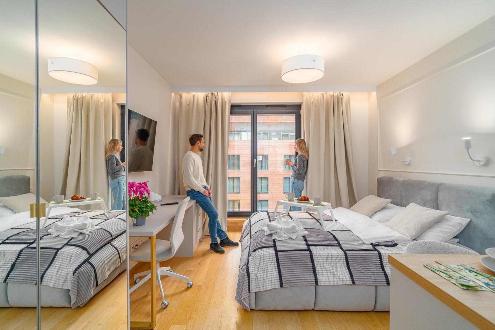 Studio Apartment King Bed